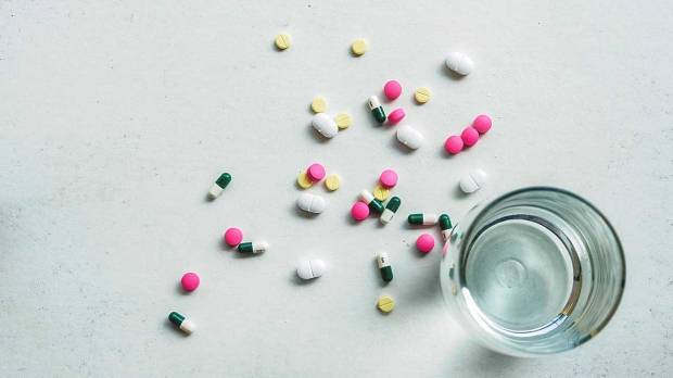 pills water